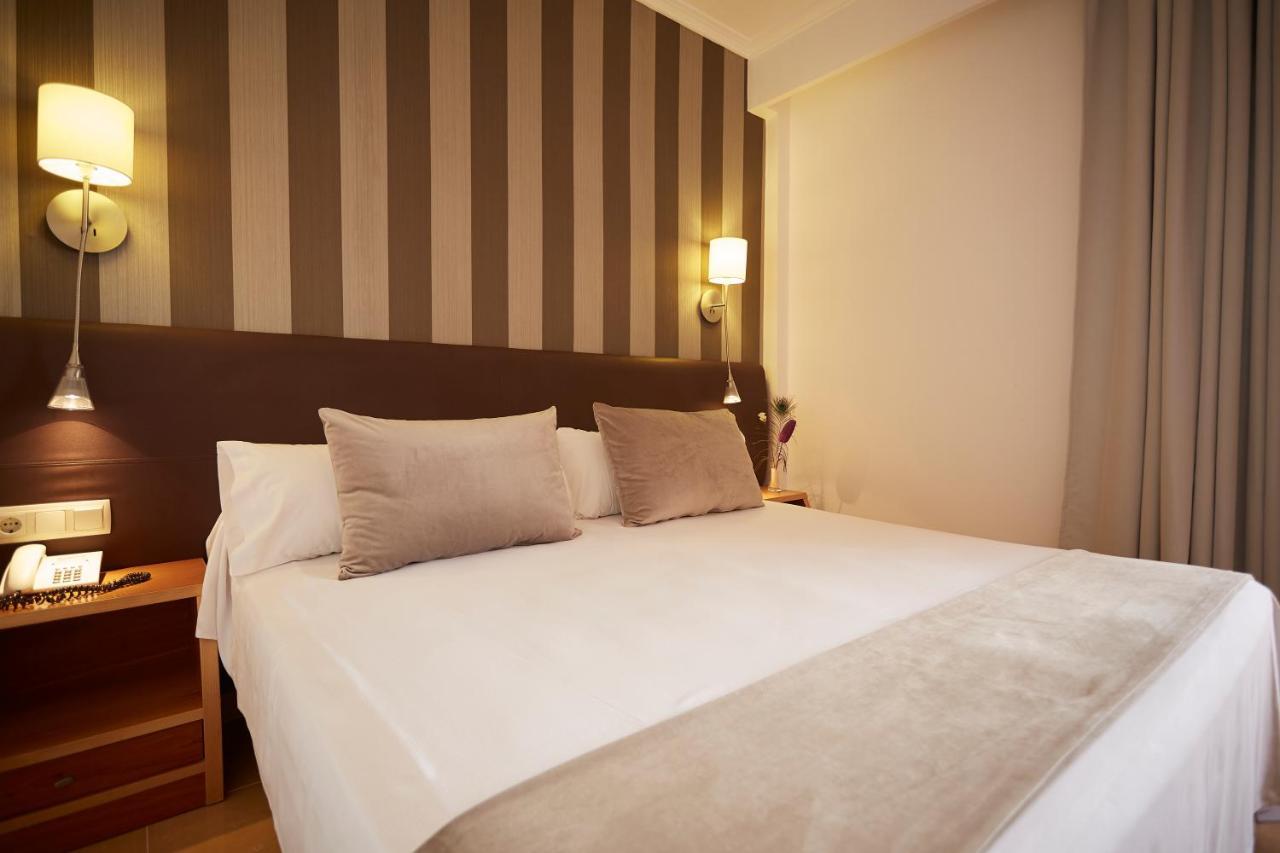 Invisa Hotel La Cala (Adults Only) Santa Eularia des Riu Exteriér fotografie