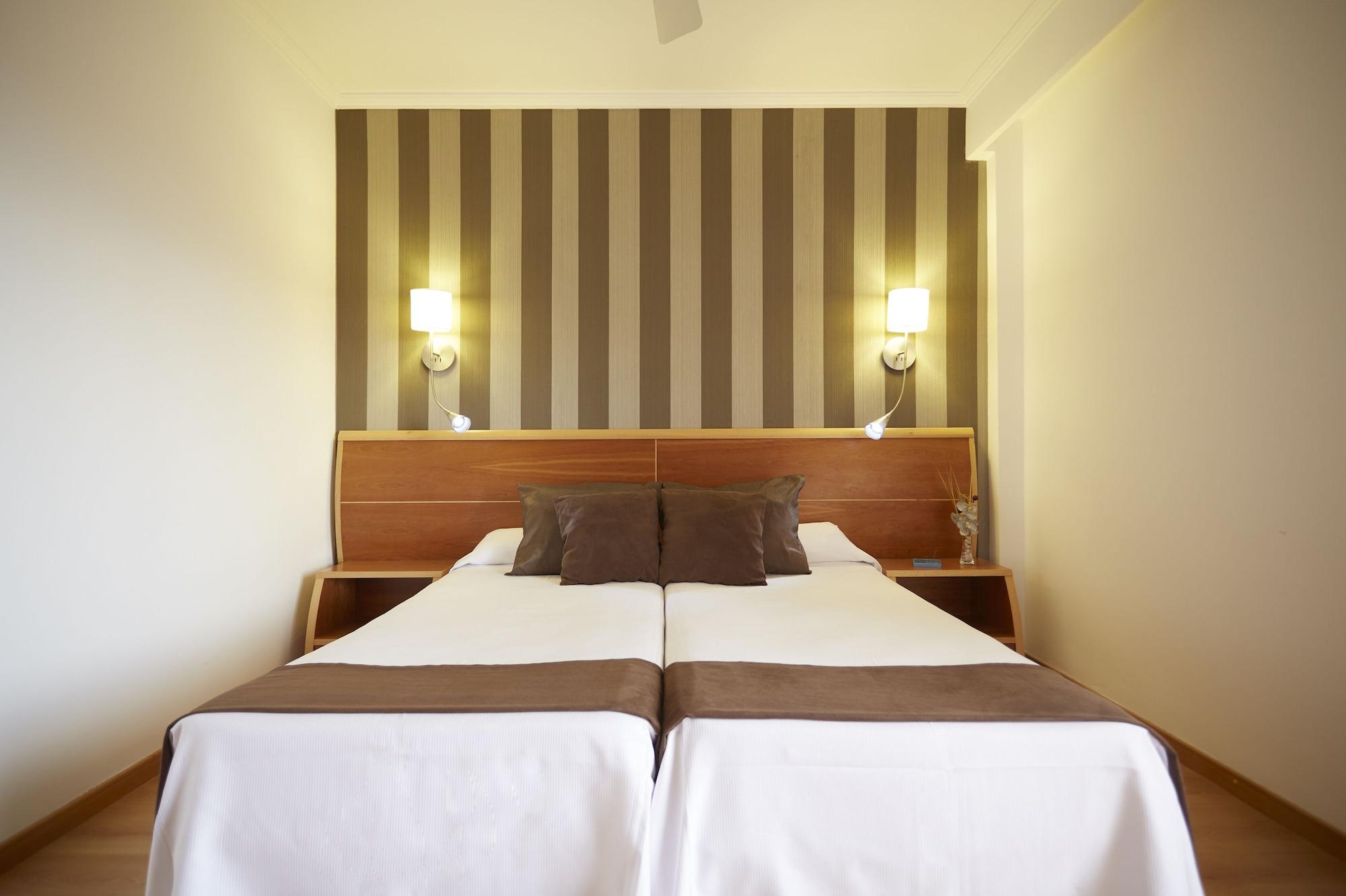 Invisa Hotel La Cala (Adults Only) Santa Eularia des Riu Exteriér fotografie