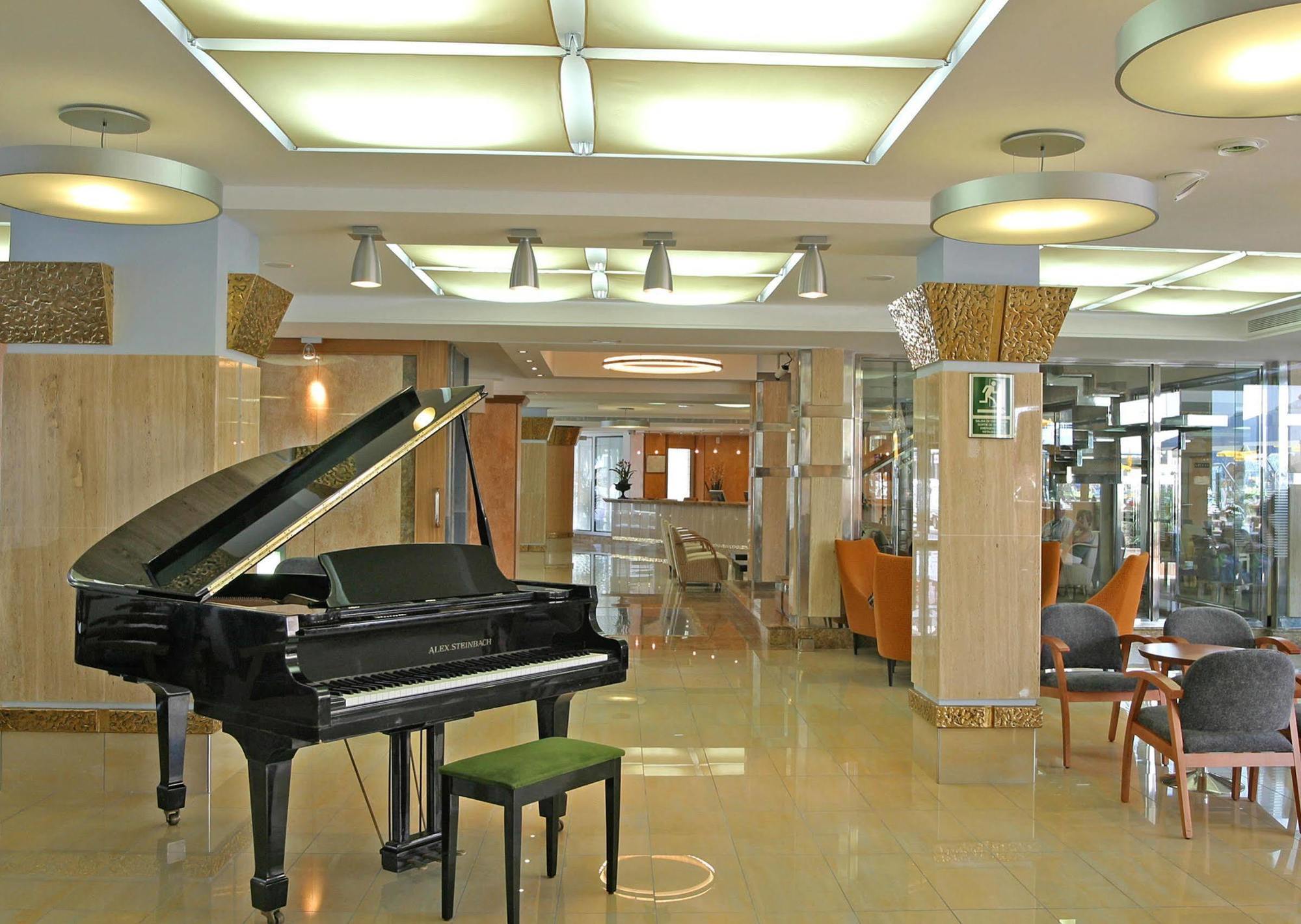 Invisa Hotel La Cala (Adults Only) Santa Eularia des Riu Interiér fotografie